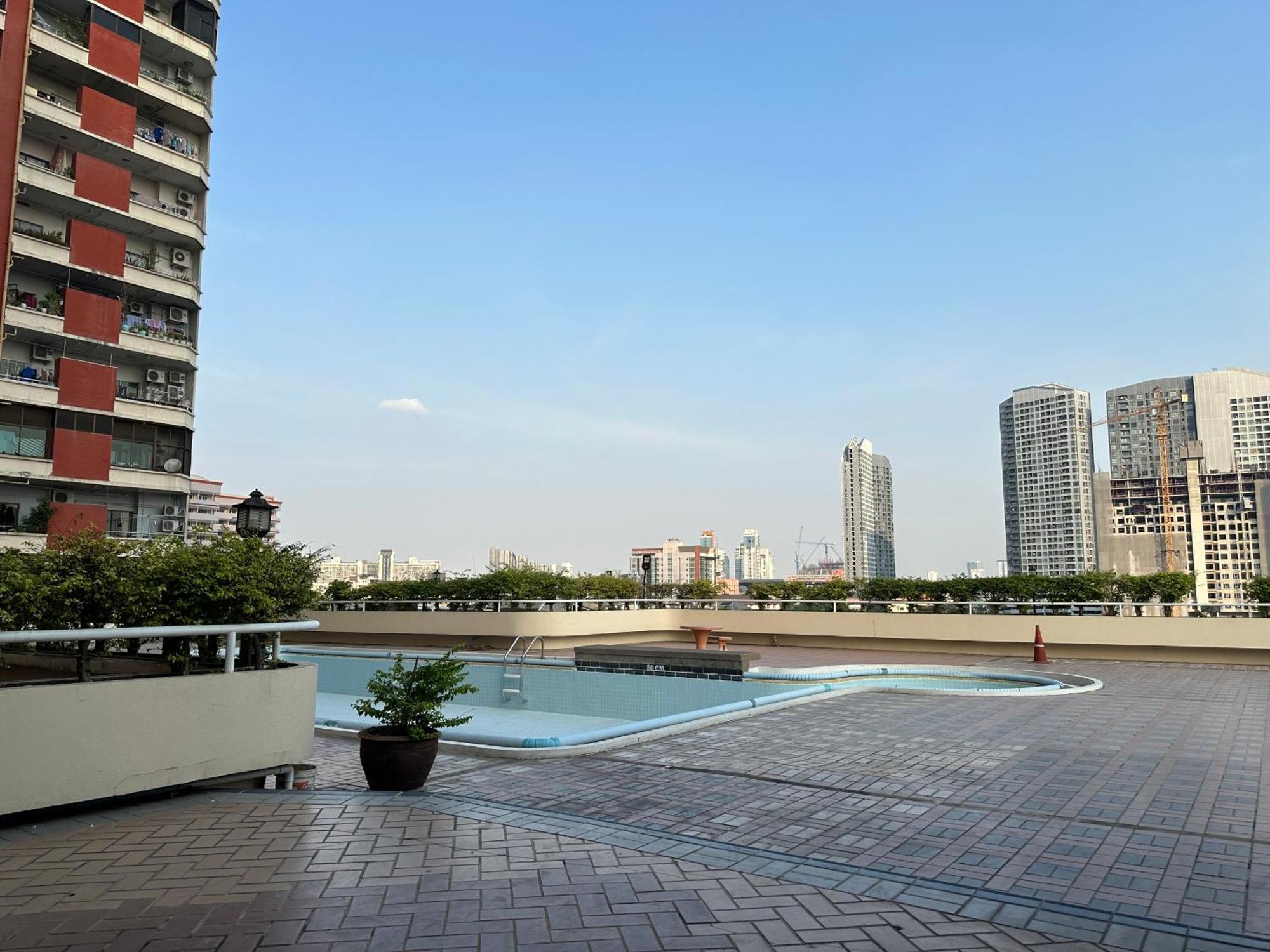 Country Complex Bangna Aparthotel Bangkok Ngoại thất bức ảnh
