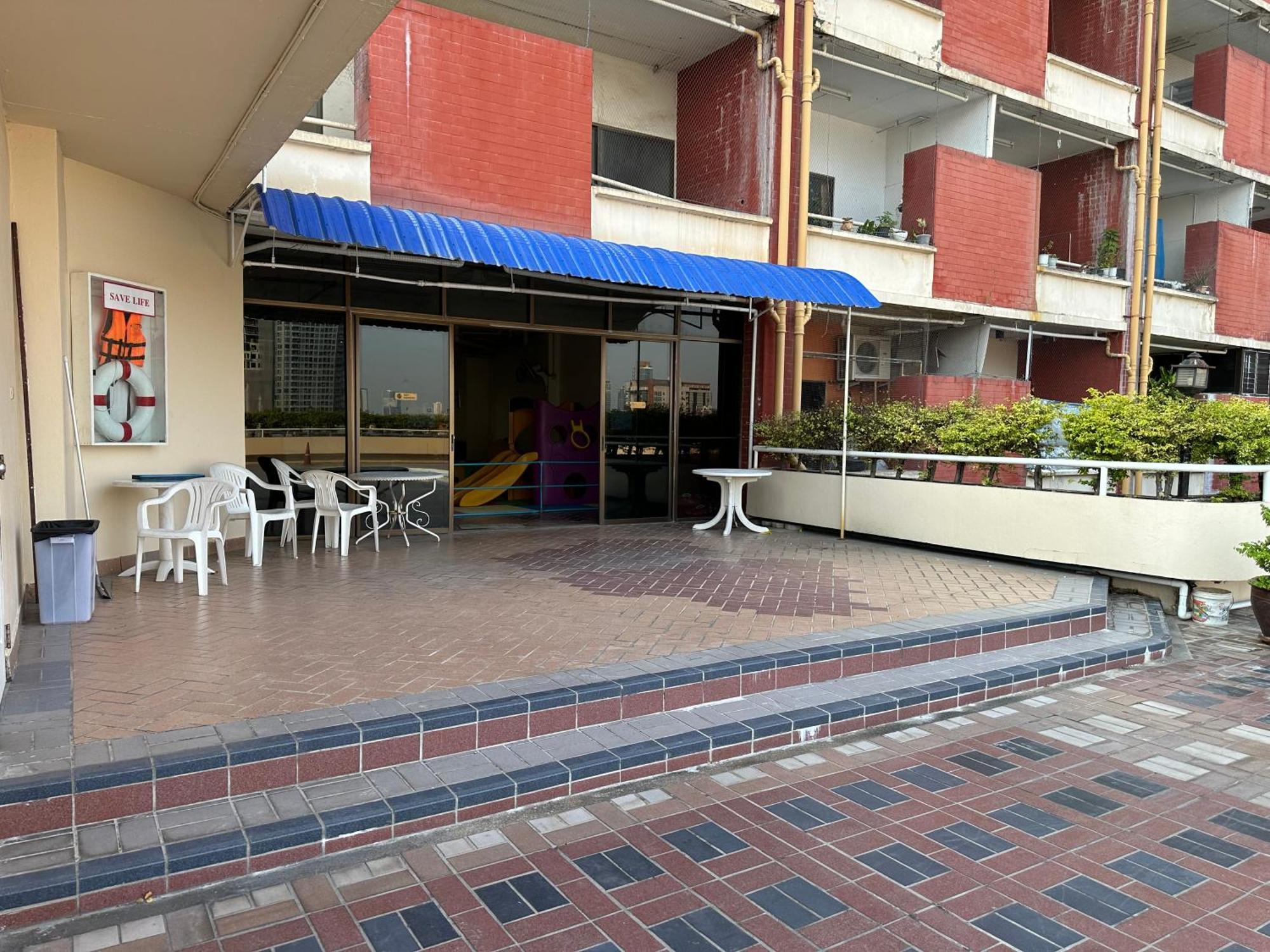 Country Complex Bangna Aparthotel Bangkok Ngoại thất bức ảnh
