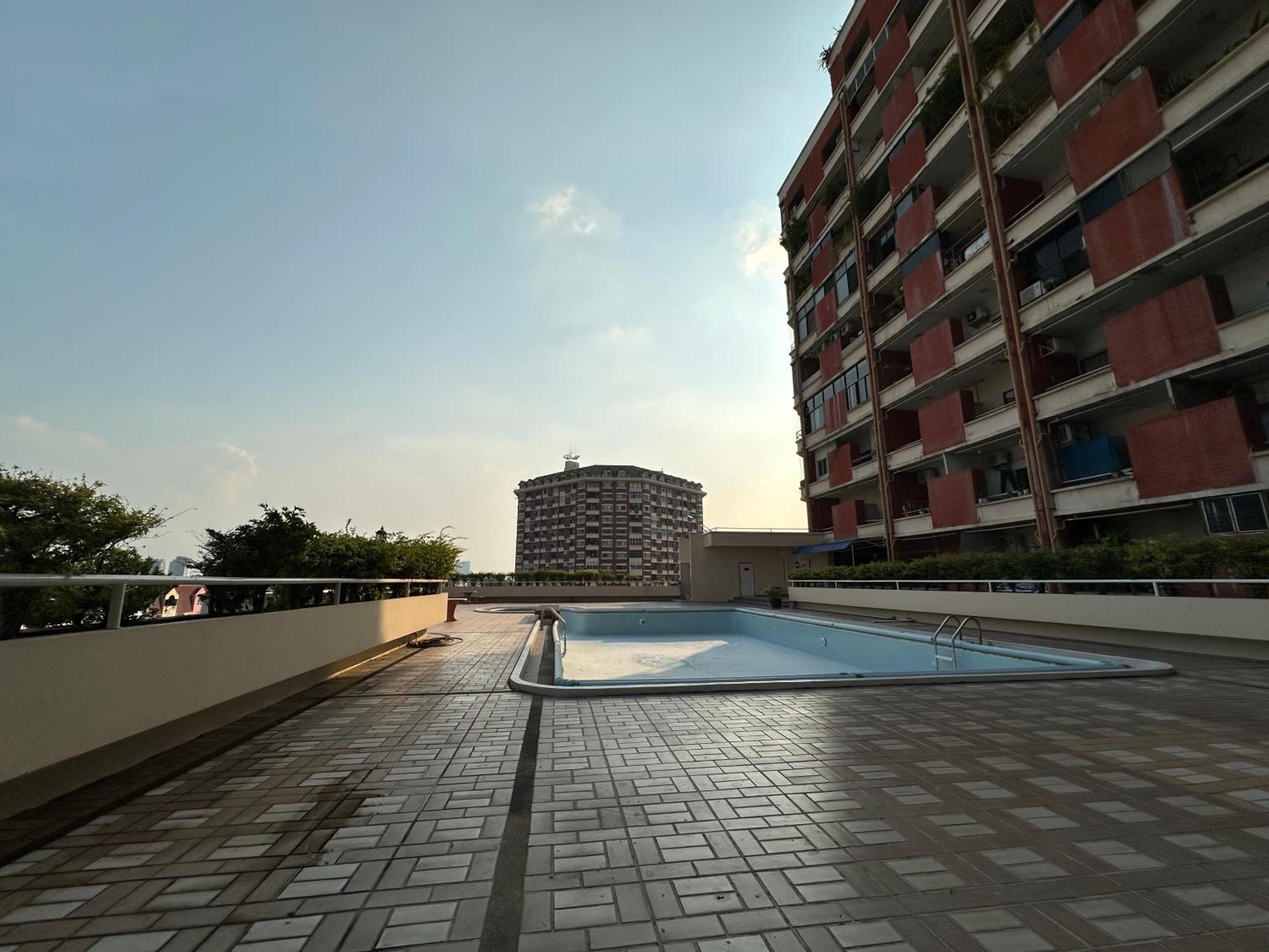 Country Complex Bangna Aparthotel Bangkok Ngoại thất bức ảnh