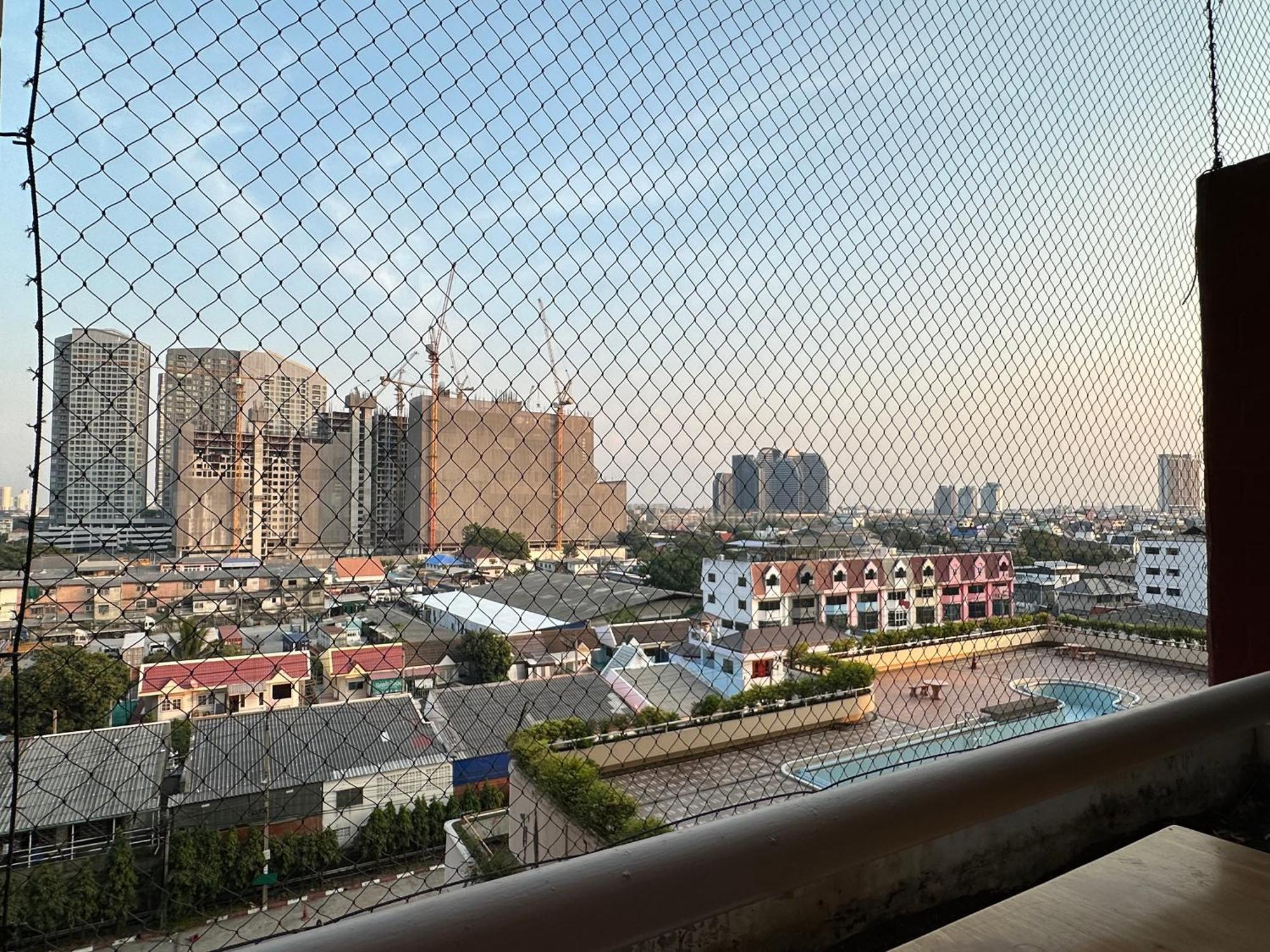 Country Complex Bangna Aparthotel Bangkok Ngoại thất bức ảnh